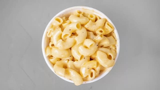 Small Tray of Mac & Cheese.